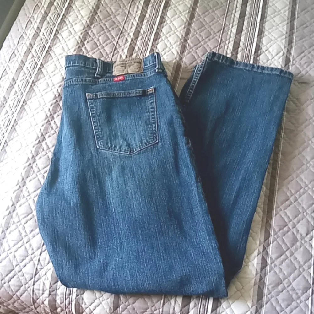 Wrangler 40 x 32 Relaxed Fit Straight Leg Denim Jeans EUC